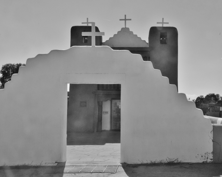 pueblo chuch exterior